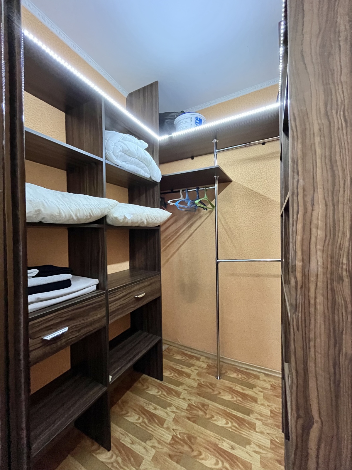 Просторная квартира около Планеты