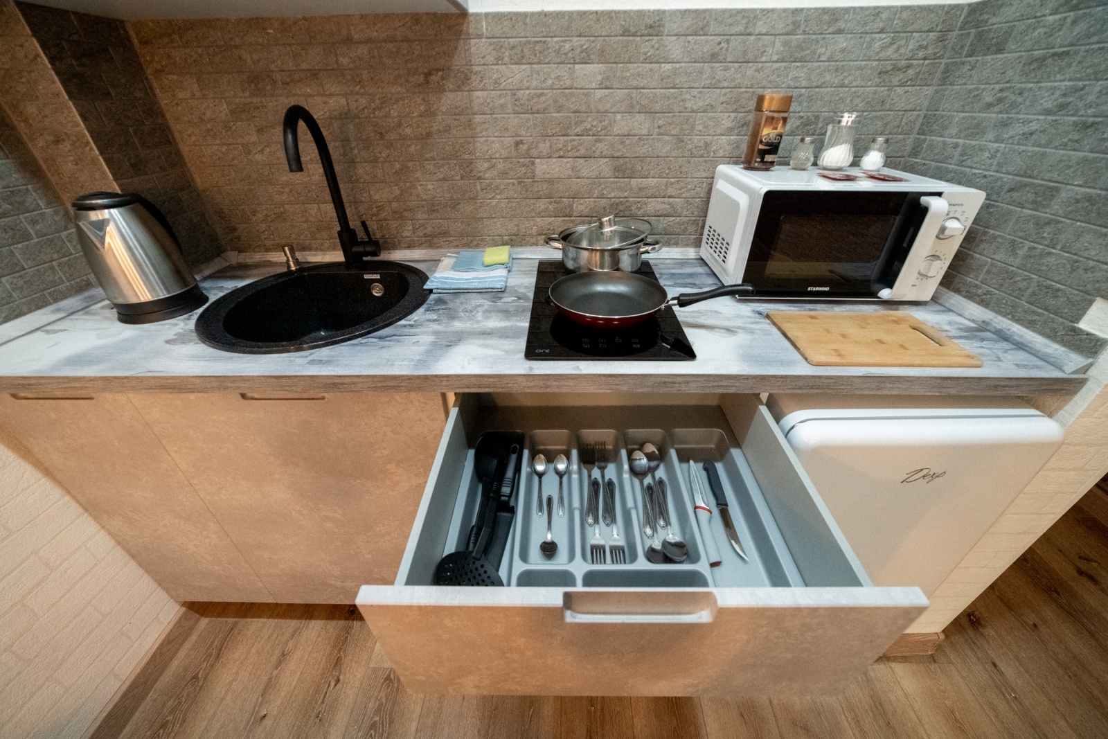 Квартира-студия, 28 м²