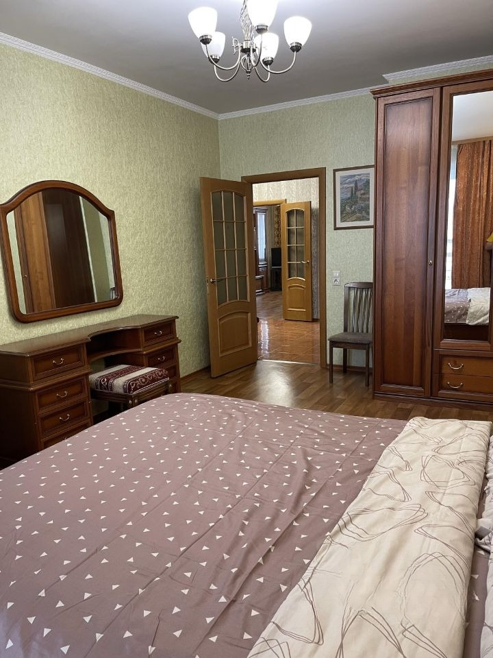 Двухкомнатная квартира рядом с МВДЦ Сибирь