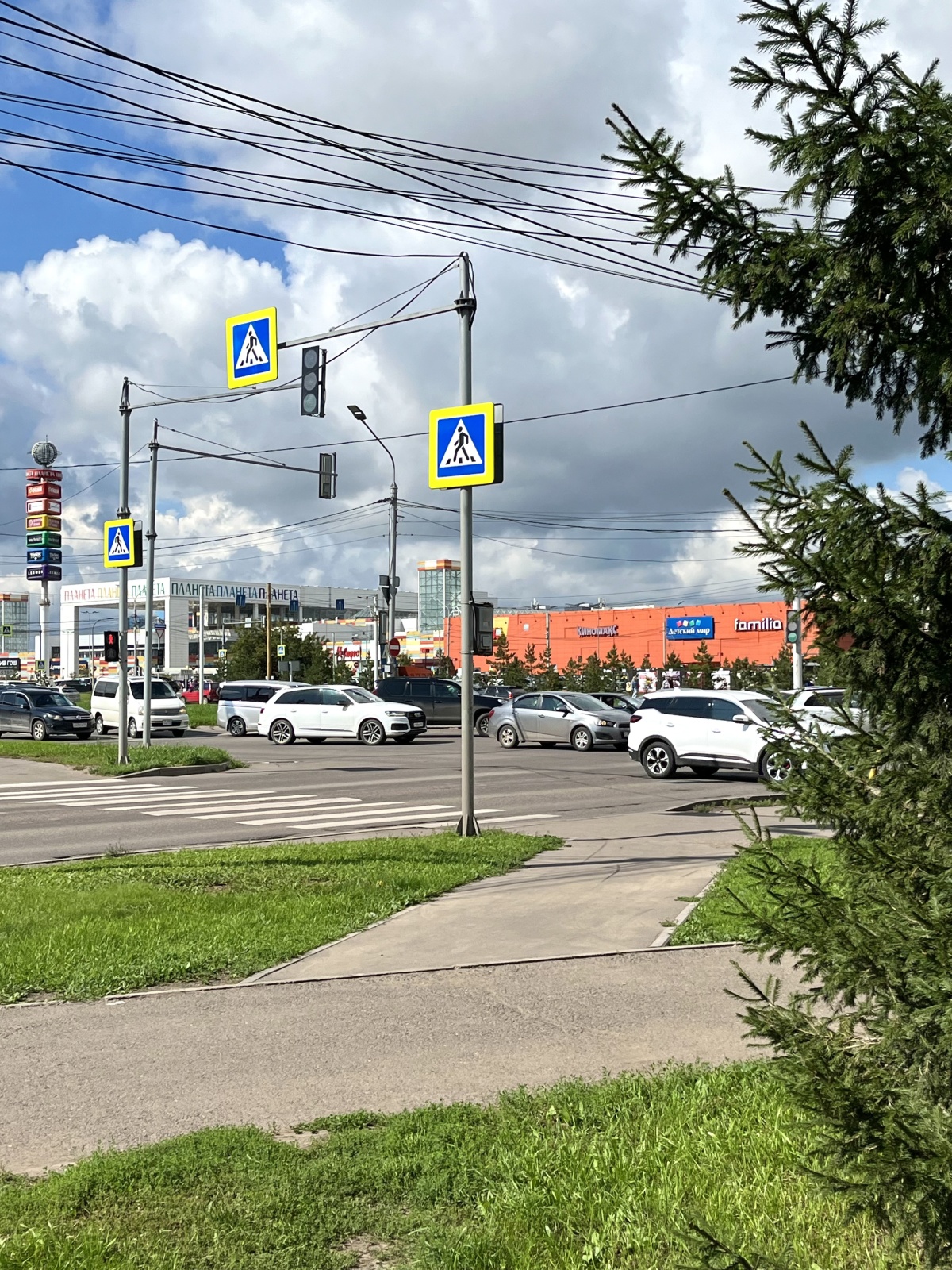 Просторная квартира около Планеты